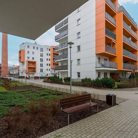 Wilczak Apartment With Free Garage Poznan By Noclegi Renters ภายนอก รูปภาพ