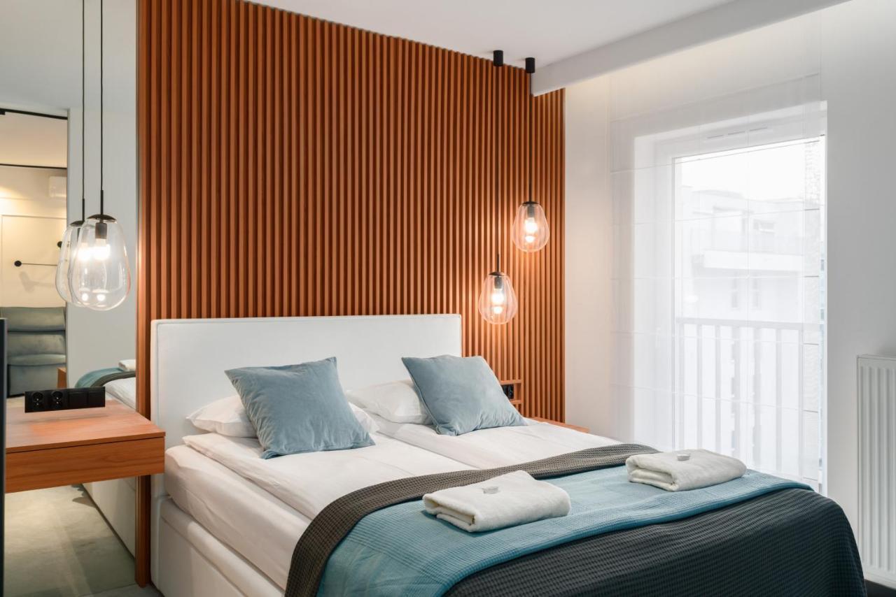 Wilczak Apartment With Free Garage Poznan By Noclegi Renters ภายนอก รูปภาพ