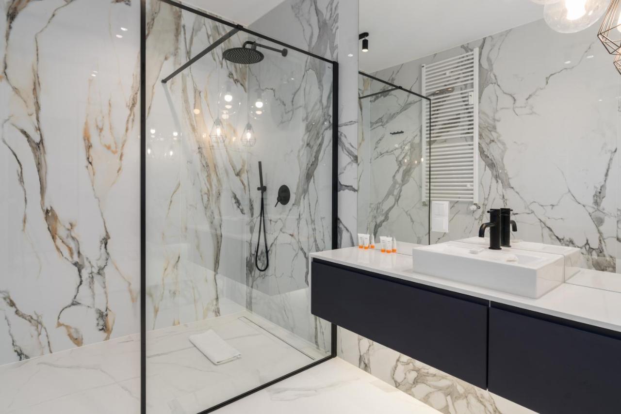 Wilczak Apartment With Free Garage Poznan By Noclegi Renters ภายนอก รูปภาพ