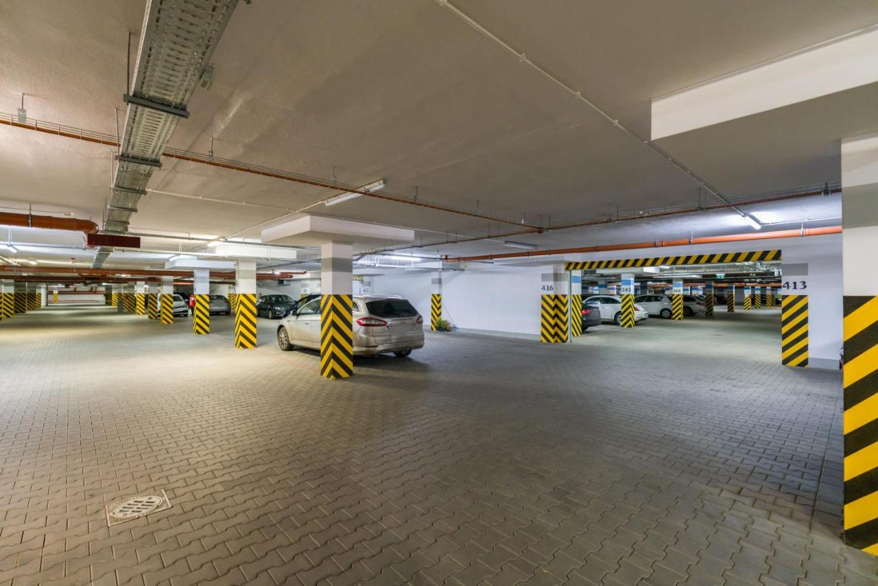 Wilczak Apartment With Free Garage Poznan By Noclegi Renters ภายนอก รูปภาพ